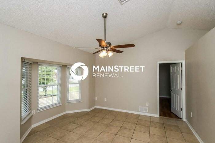 811 Hawaii Ave Nw - Photo 4 of 16