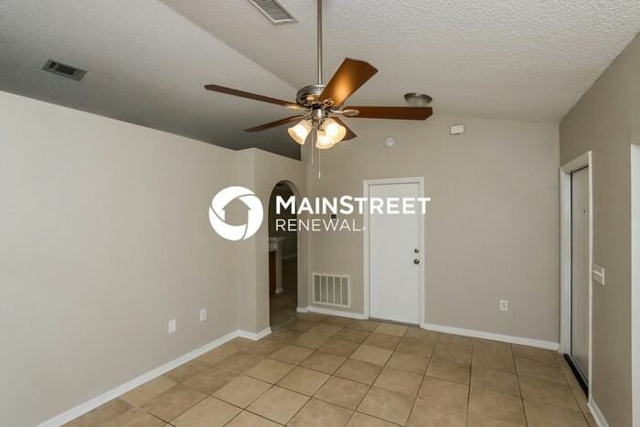 811 Hawaii Ave Nw - Photo 5 of 16