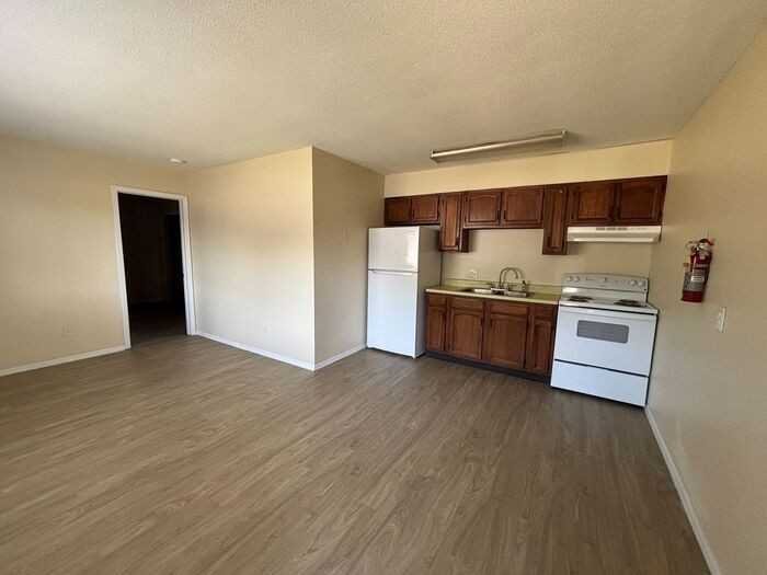 2875 S 6th St #06 - Photo 2 of 6