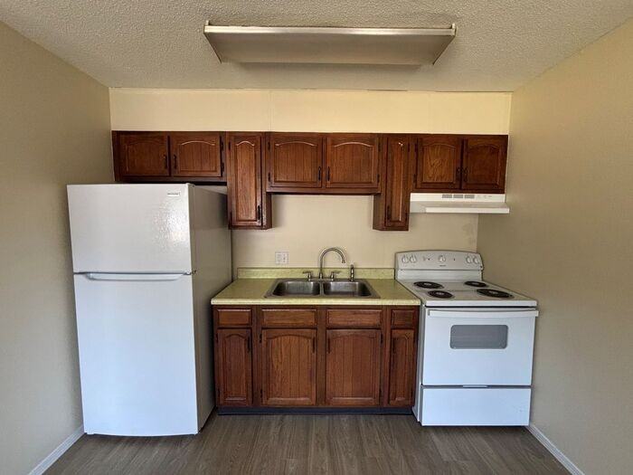2875 S 6th St #06 - Photo 3 of 6