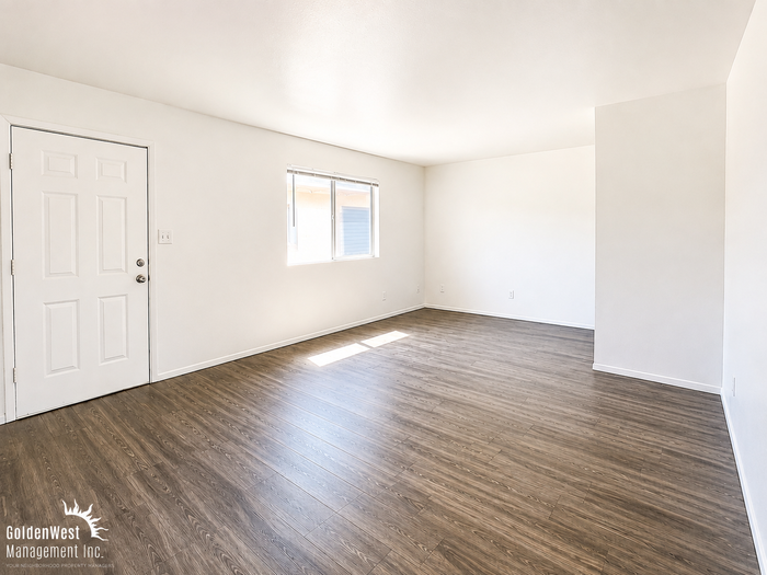 1911 W Berridge Ln #2 - Photo 2 of 20