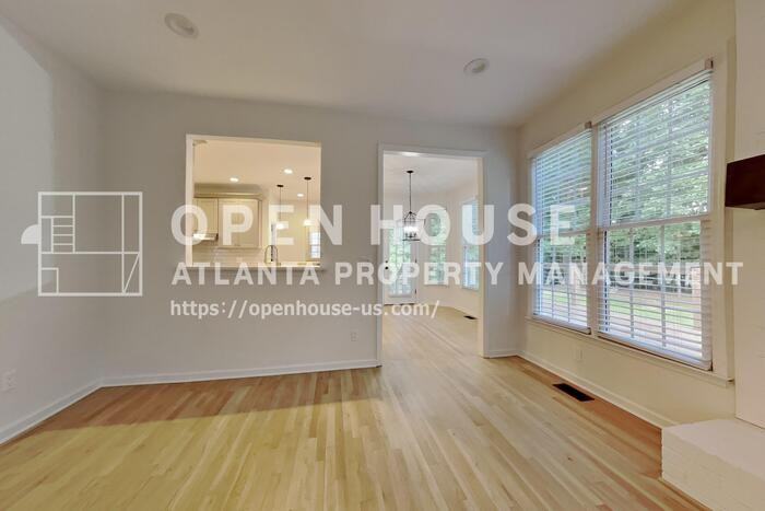 1025 Russell Pt - Photo 4 of 25