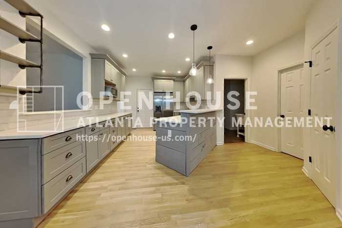1025 Russell Pt - Photo 6 of 25