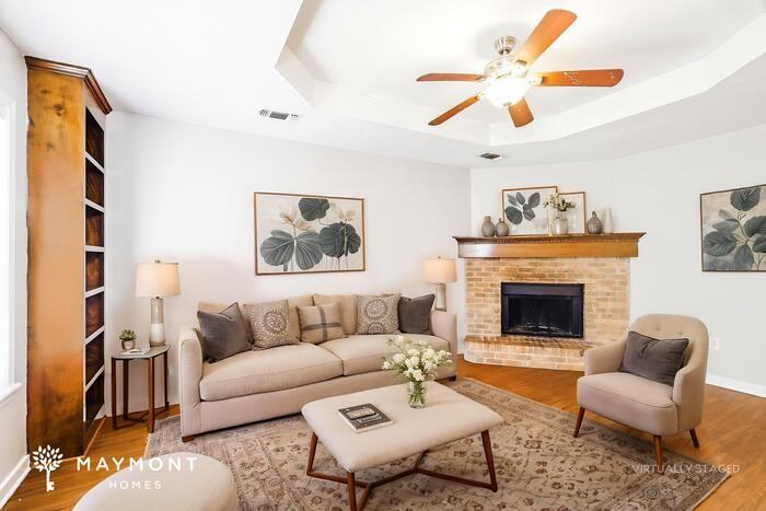 1012 Red Oak Dr - Photo 5 of 15