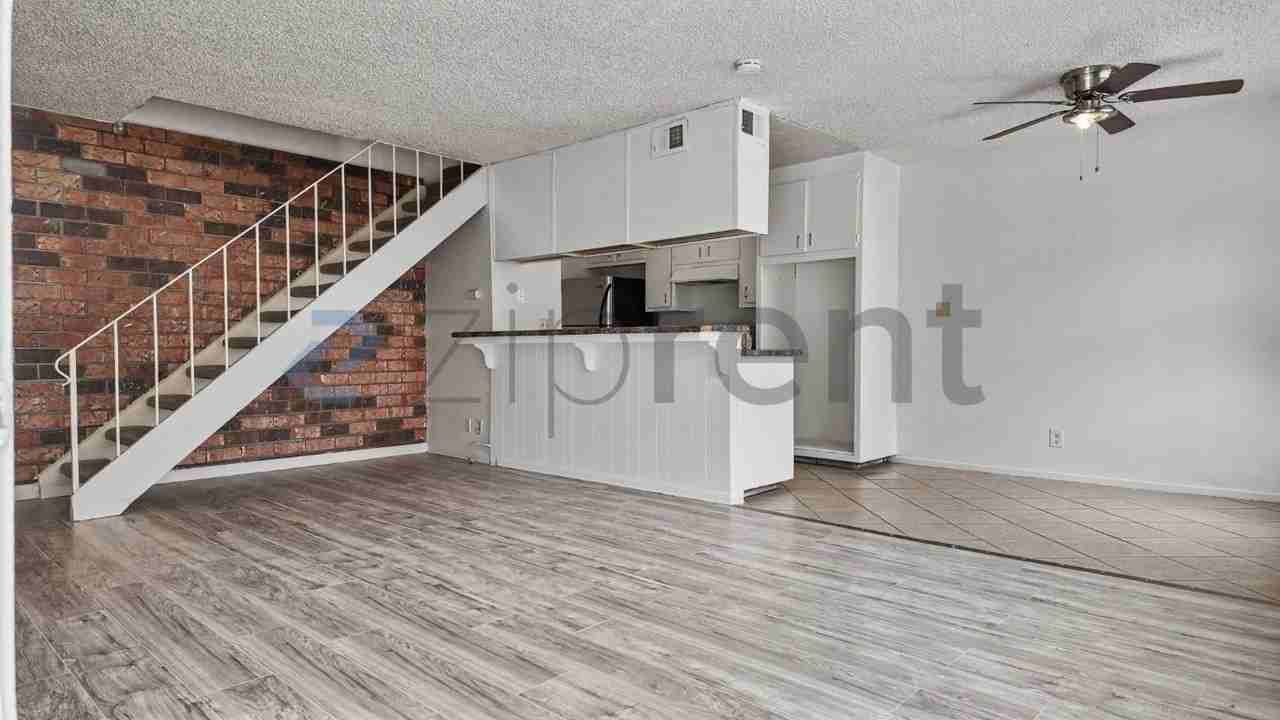 4411 Greenholme Dr #3 - Photo 6 of 34