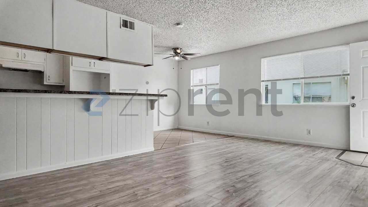 4411 Greenholme Dr #3 - Photo 7 of 34