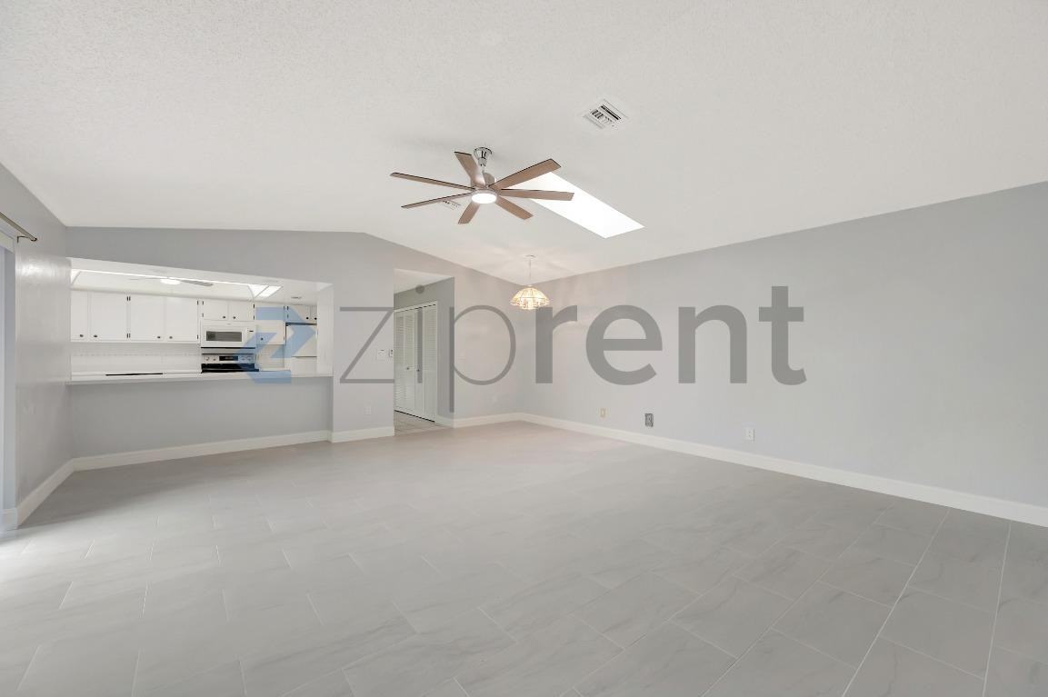 1420 Se 8th Ave #1420 - Photo 3 of 24
