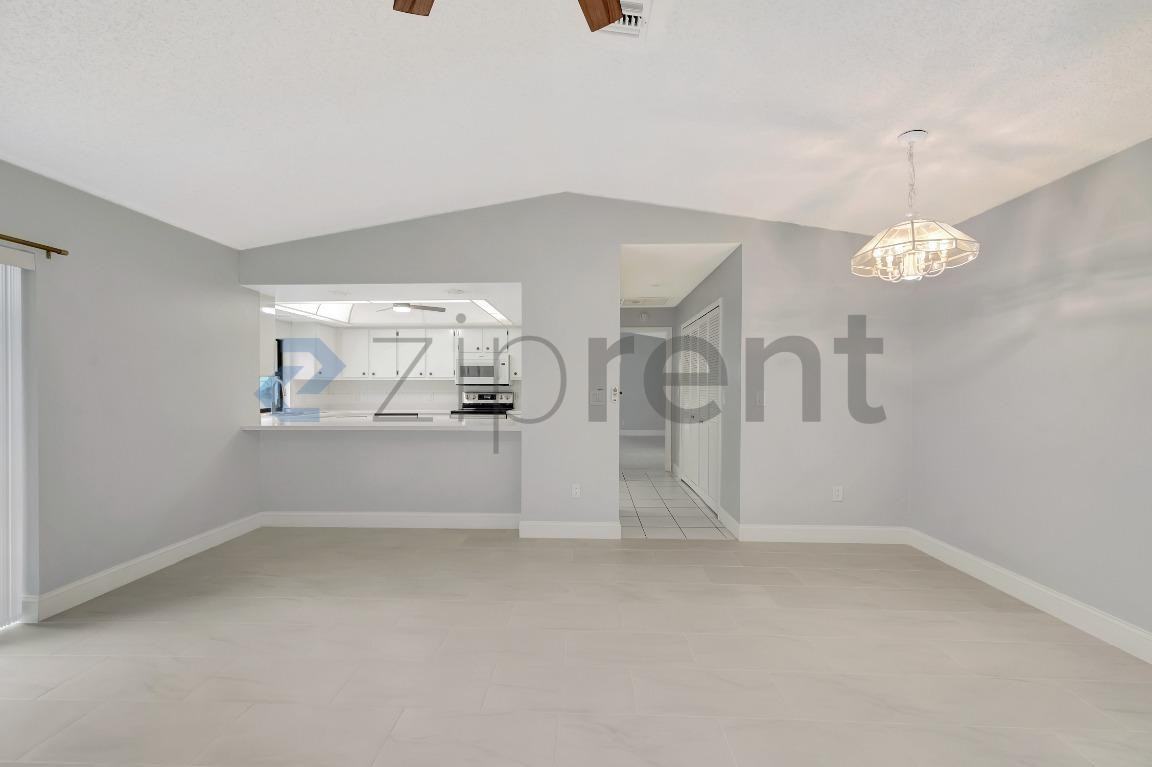 1420 Se 8th Ave #1420 - Photo 5 of 24