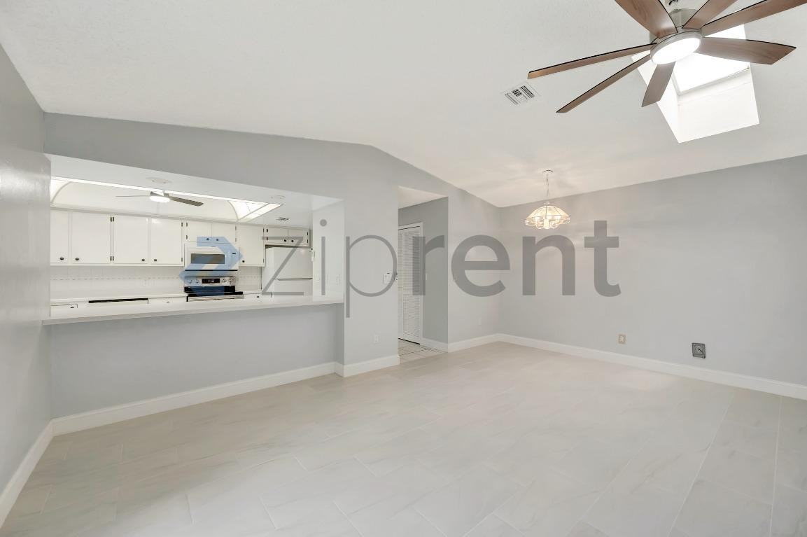 1420 Se 8th Ave #1420 - Photo 6 of 24