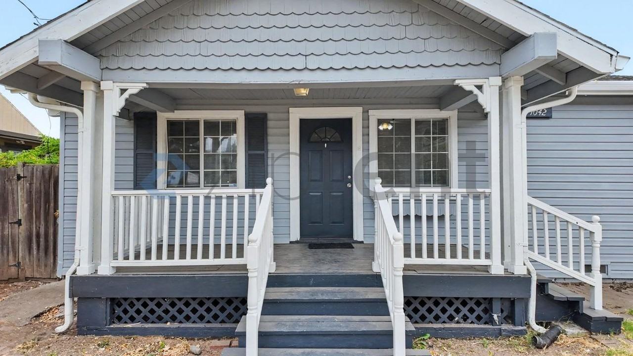 1042 Las Palmas Ave - Photo 7 of 50