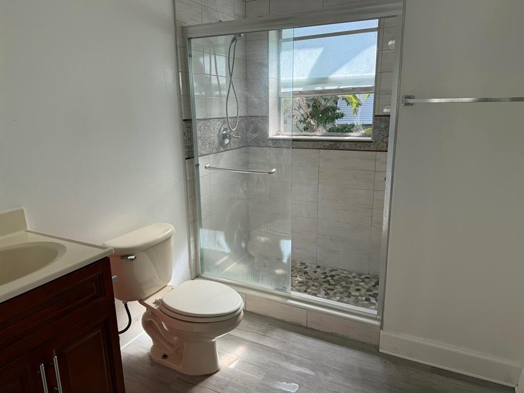 108 Southeast 10th Avenue - Photo 4 of 15