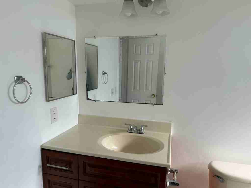 108 Southeast 10th Avenue - Photo 7 of 15