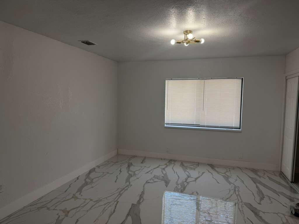 160 Southeast 15th Avenue - Photo 2 of 5