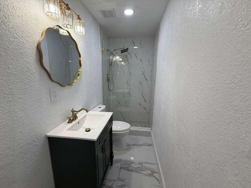 160 Southeast 15th Avenue - Photo 3 of 5