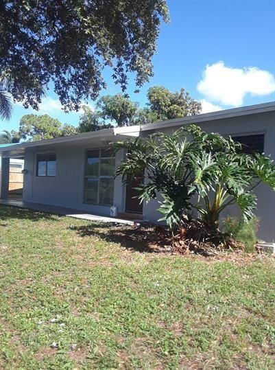 223 Southeast 14th Place - Photo 3 of 16