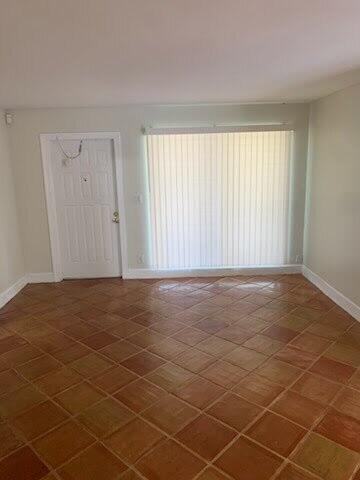223 Southeast 14th Place - Photo 5 of 16
