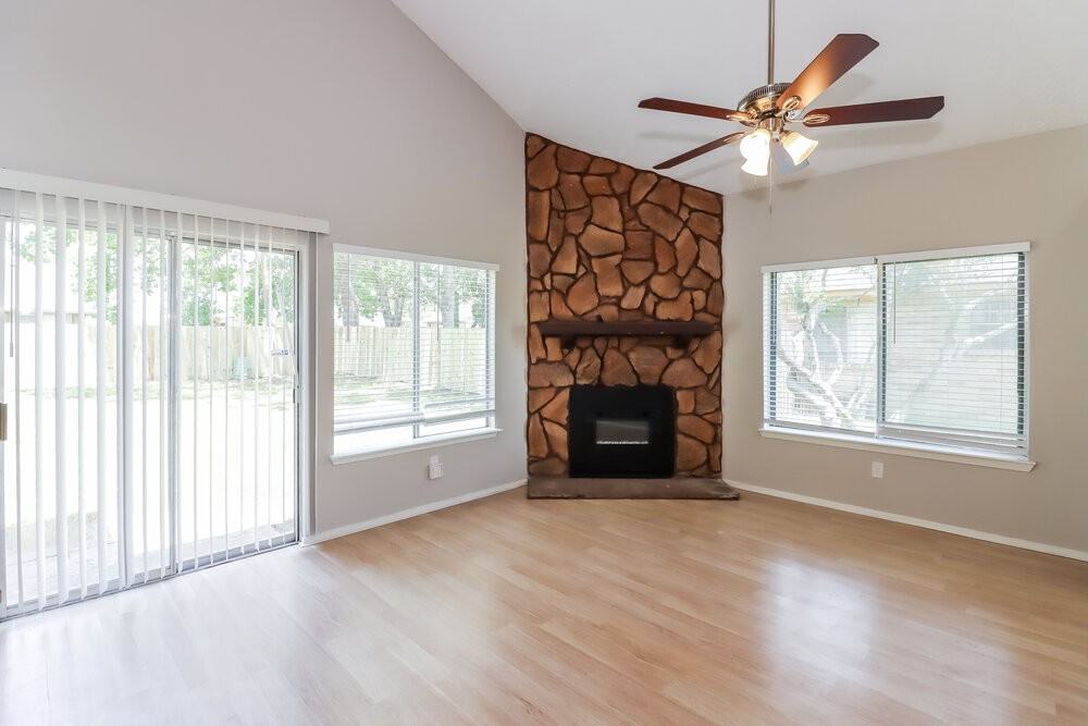 15818 Gatebriar Dr - Photo 6 of 17