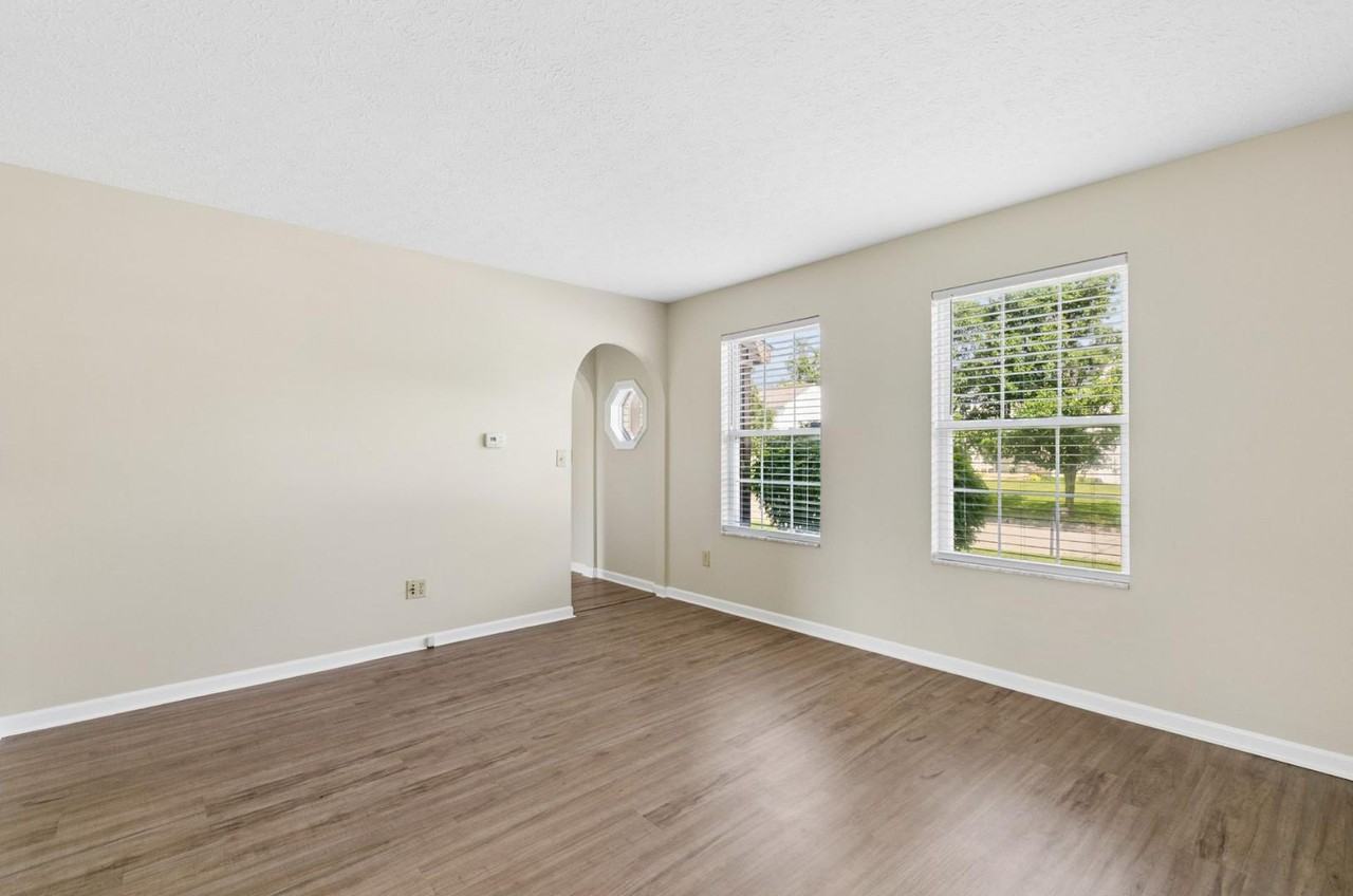 4611 Thornoak Dr - Photo 5 of 20