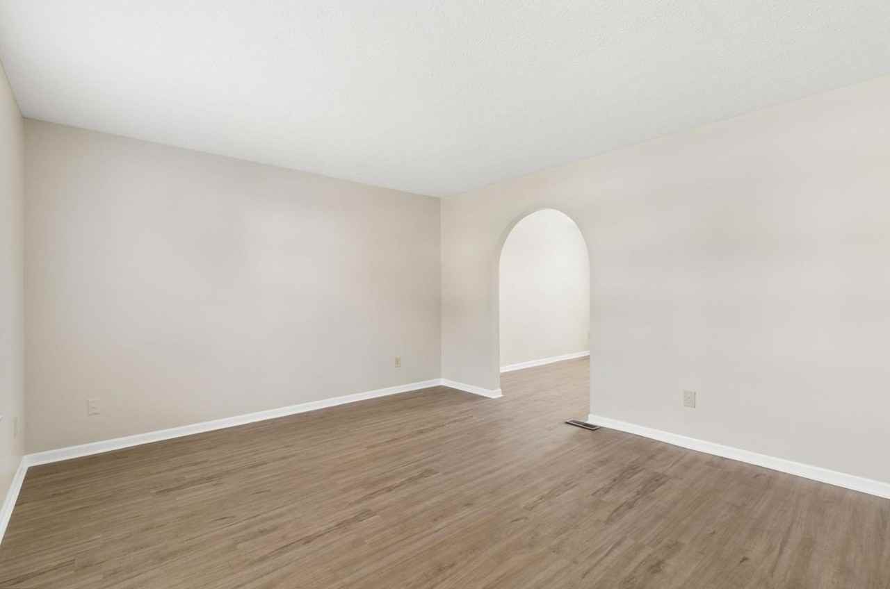 4611 Thornoak Dr - Photo 6 of 20