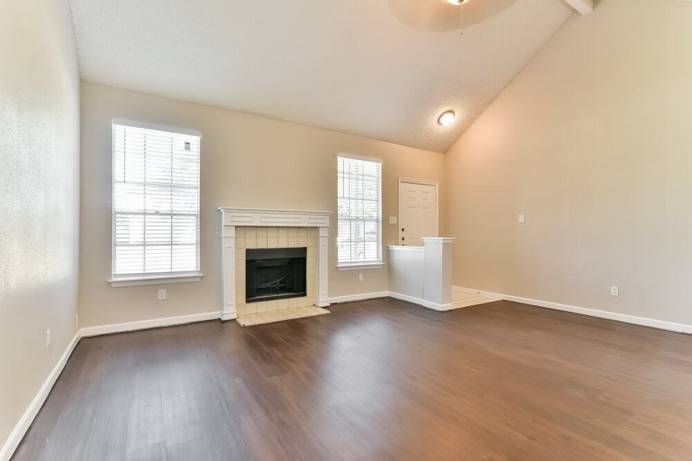 8123 Summer Trail Dr - Photo 3 of 15