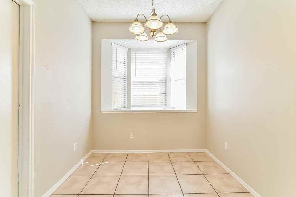 8123 Summer Trail Dr - Photo 5 of 15