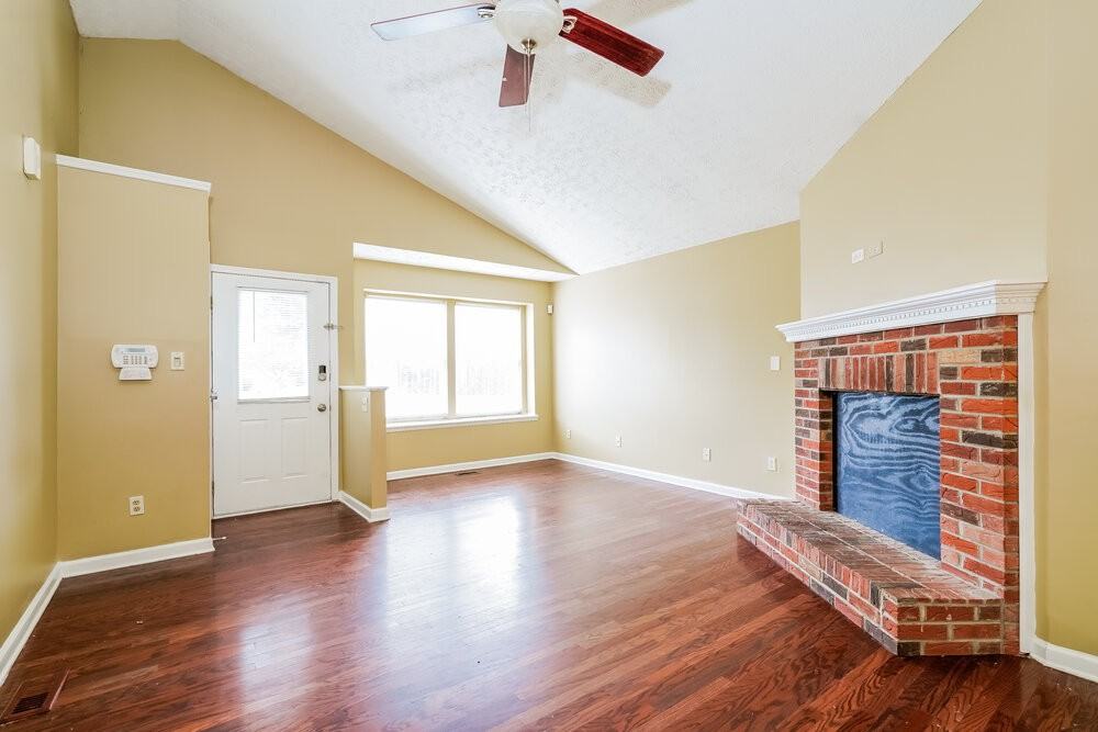 5761 Pilgrim Dr - Photo 4 of 25