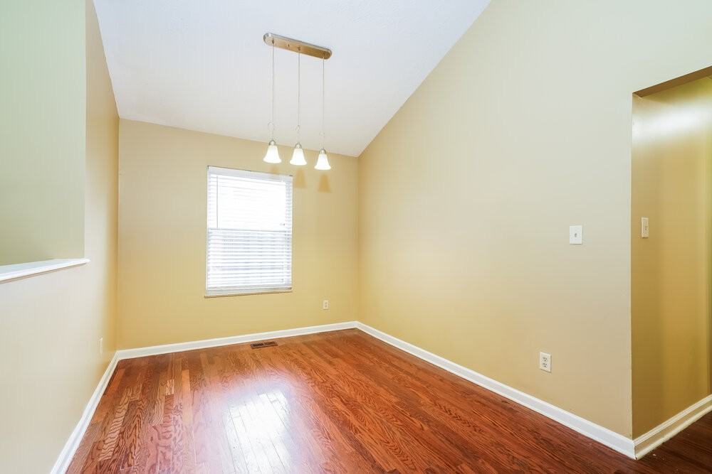 5761 Pilgrim Dr - Photo 5 of 25