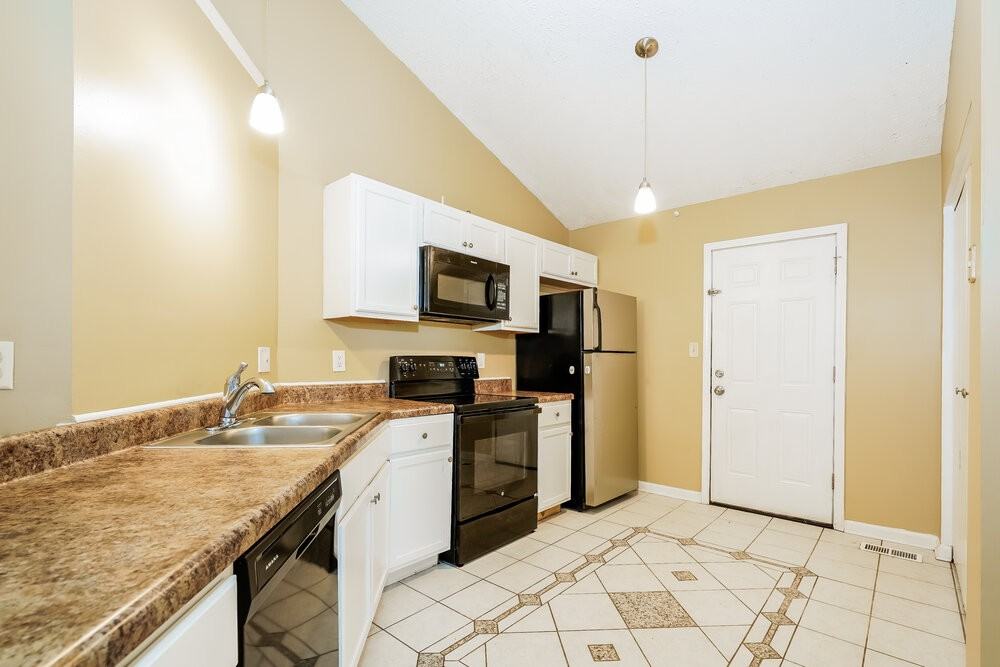 5761 Pilgrim Dr - Photo 6 of 25