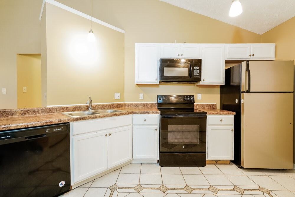 5761 Pilgrim Dr - Photo 7 of 25