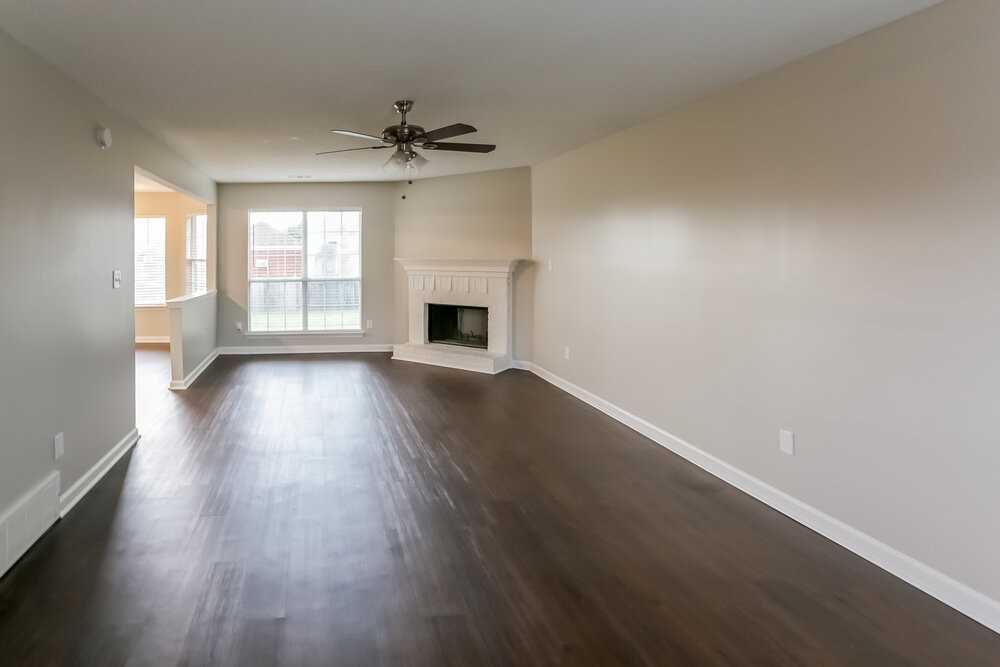 4881 Phipps Dr - Photo 5 of 17