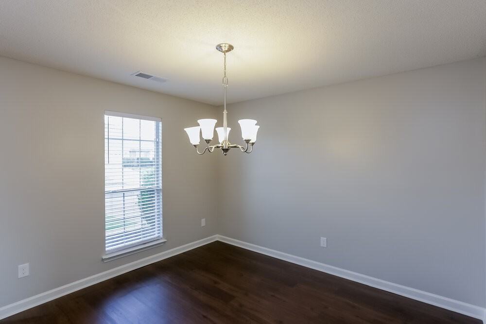 4881 Phipps Dr - Photo 6 of 17