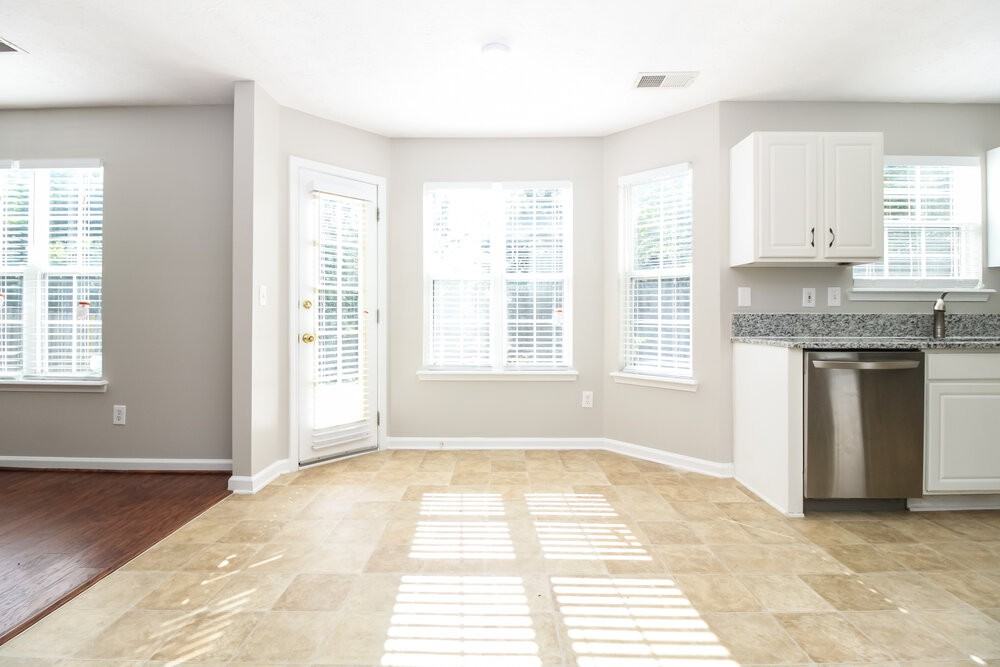 4880 Noah Rdg - Photo 5 of 18