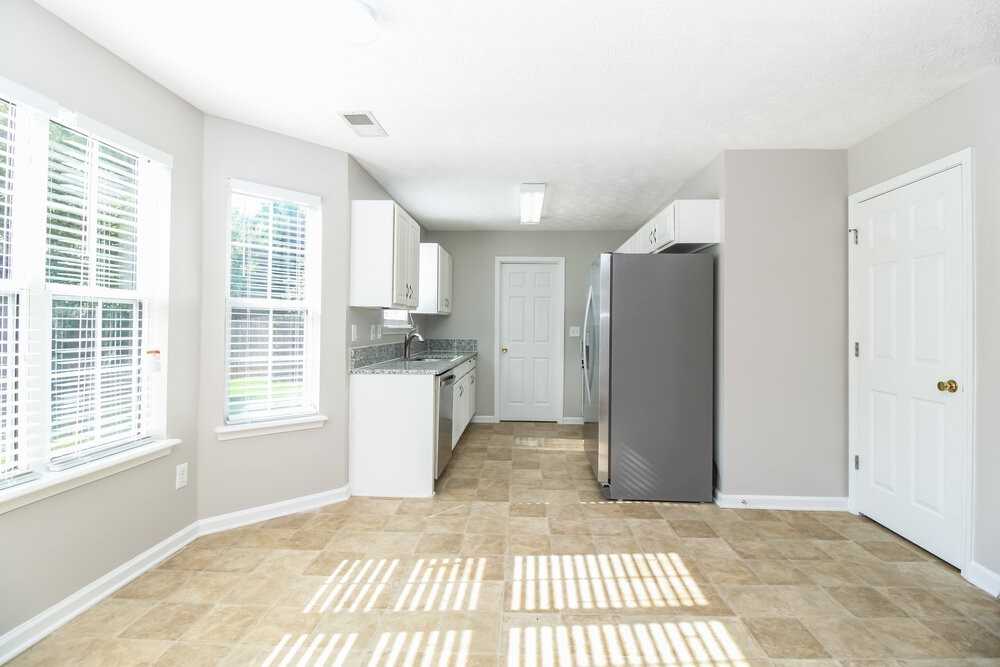 4880 Noah Rdg - Photo 6 of 18