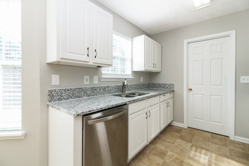 4880 Noah Rdg - Photo 7 of 18