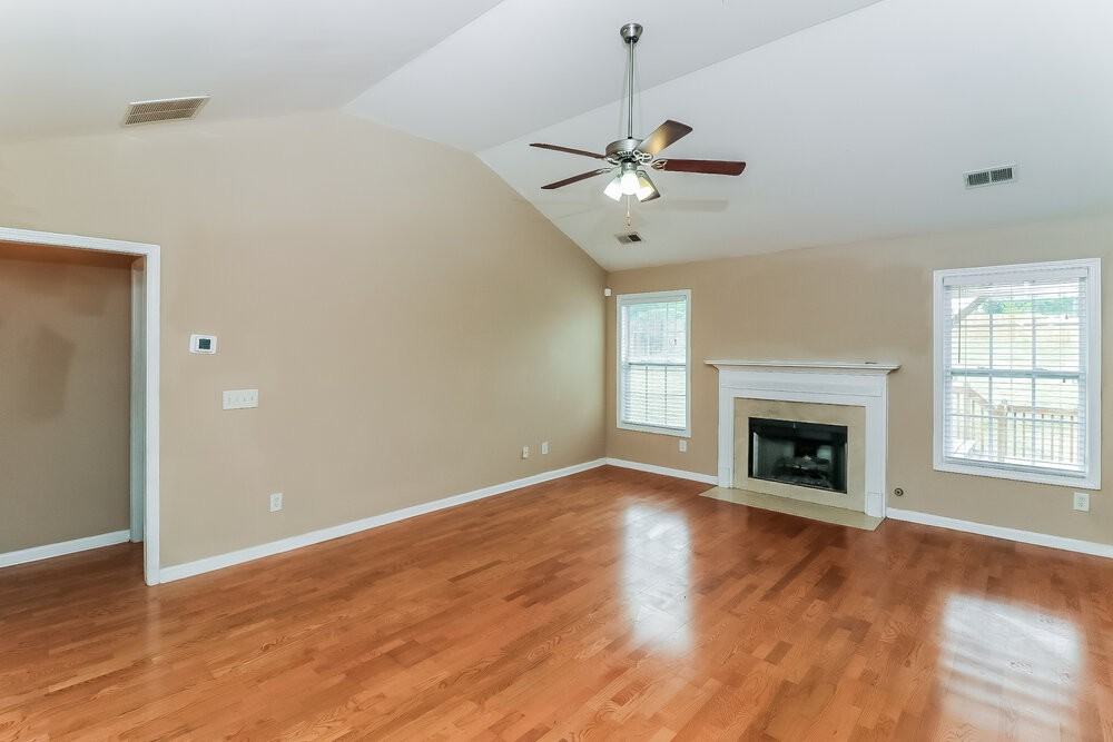 460 Kyles Cir - Photo 5 of 17