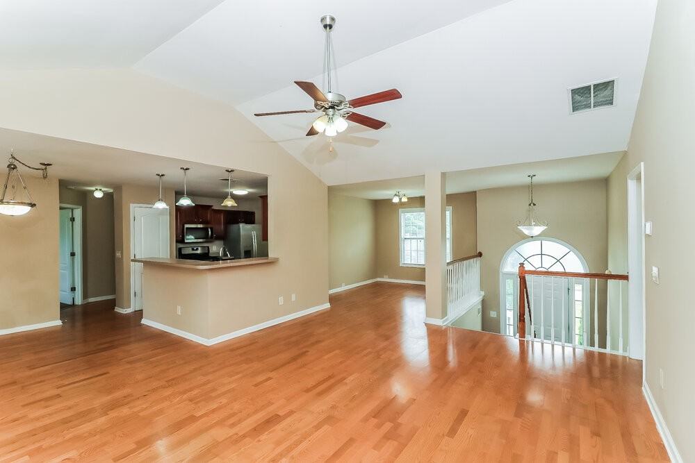 460 Kyles Cir - Photo 7 of 17