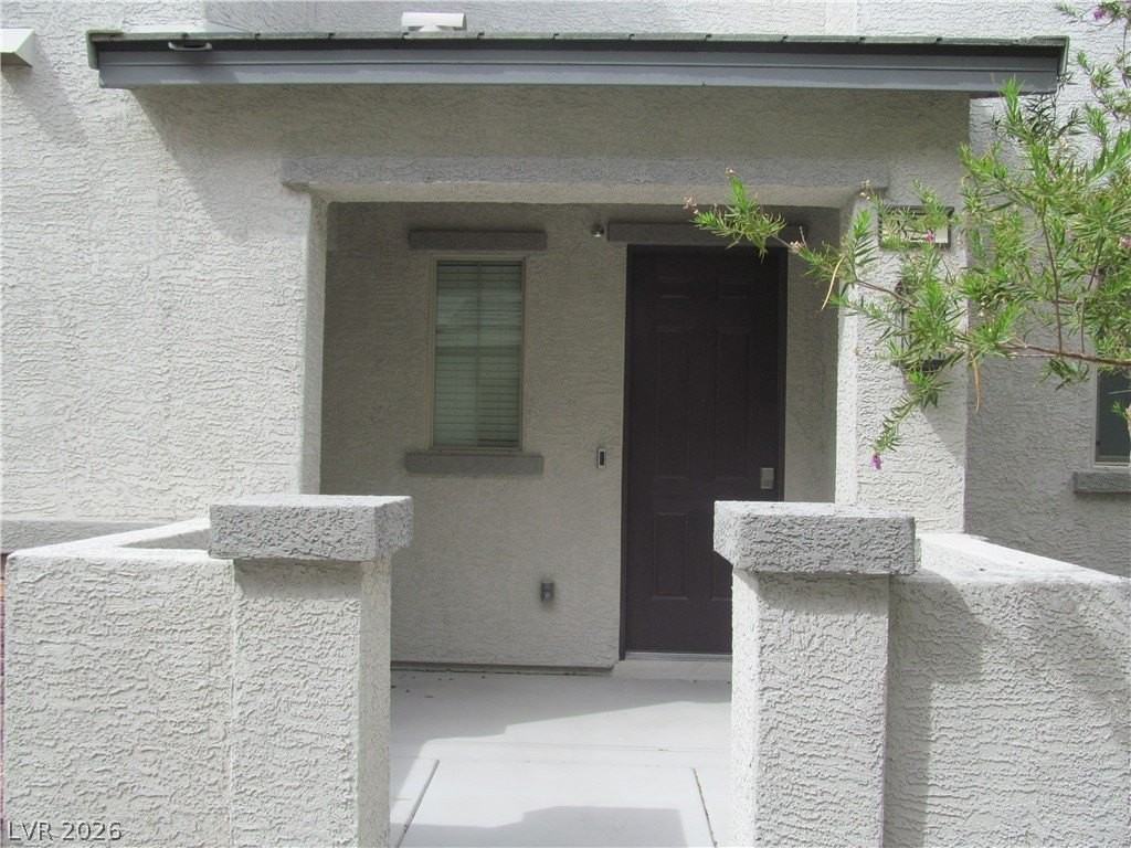 823 Grand Country Ave - Photo 3 of 39