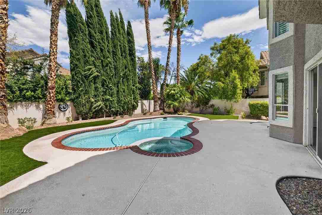 8824 Cortile Dr - Photo 4 of 44
