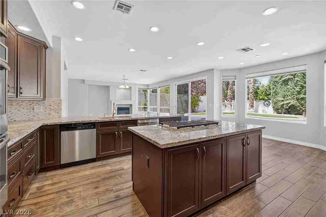 8824 Cortile Dr - Photo 5 of 44