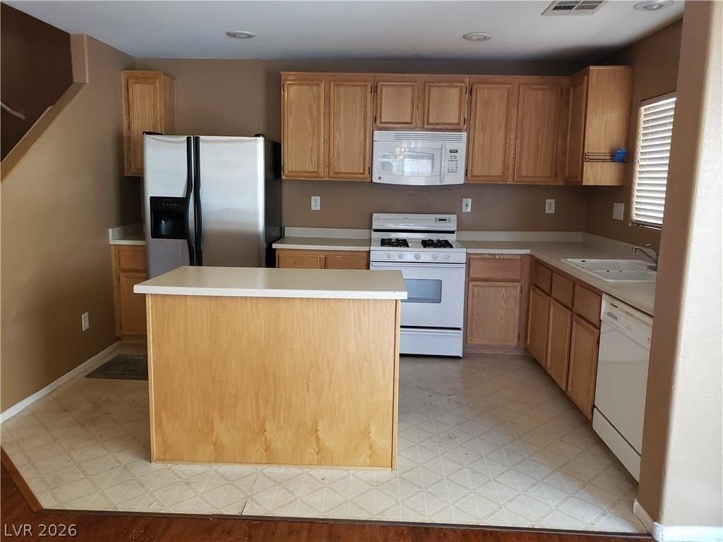 8814 First Lady Ave - Photo 3 of 10