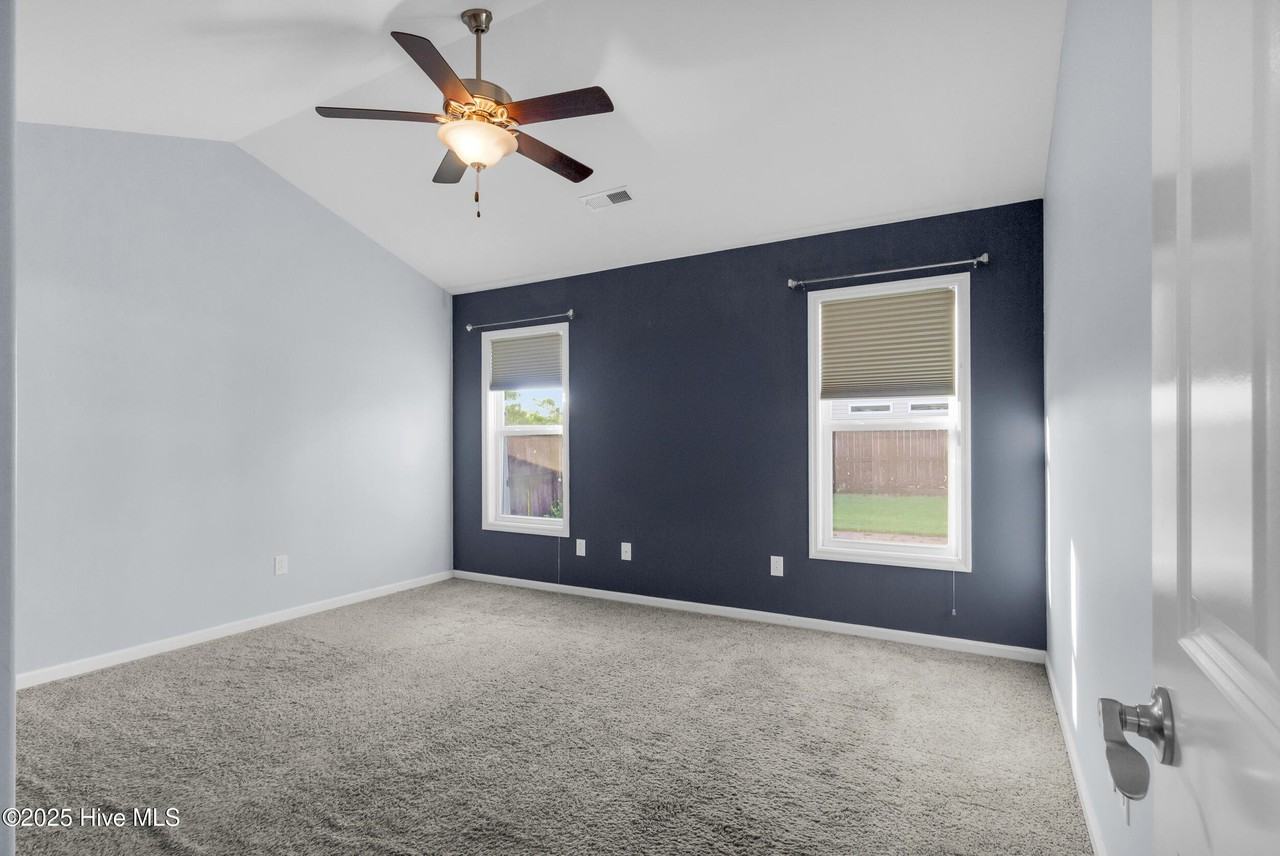 3250 Austin Ave - Photo 5 of 31