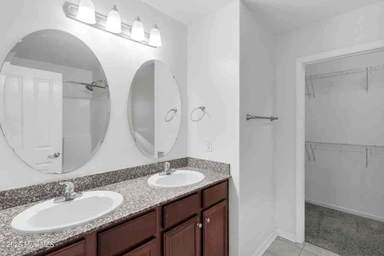 3250 Austin Ave - Photo 7 of 31