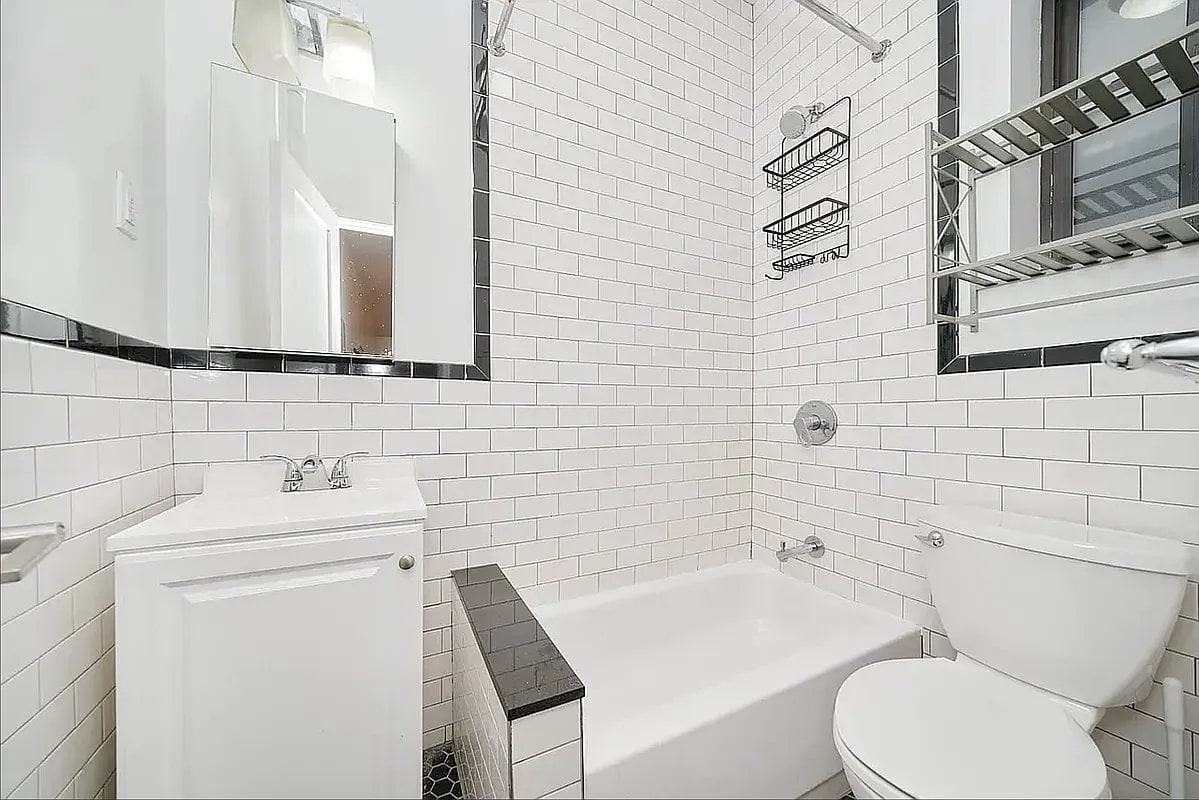 356 State St #1D - Photo 4 of 5