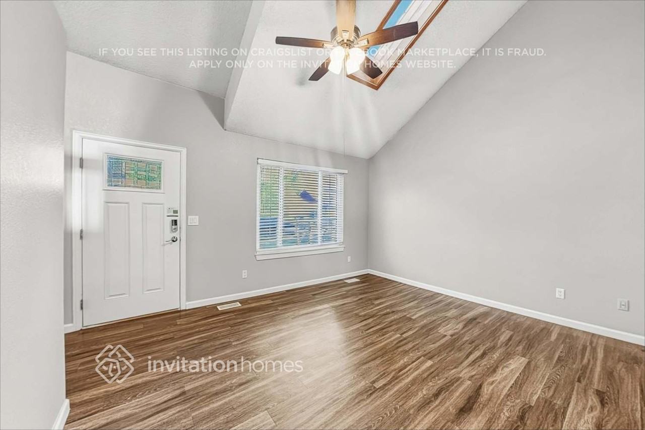 12193 Monaco Dr - Photo 6 of 21