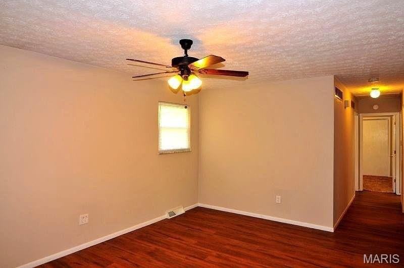 524 Phillipena St - Photo 2 of 9
