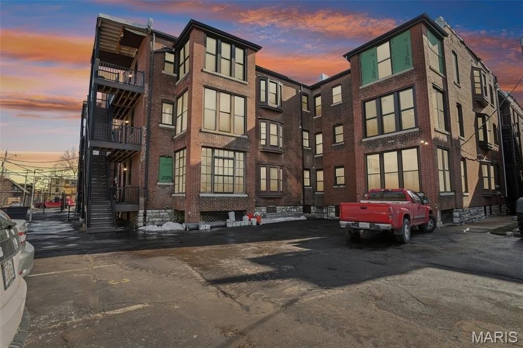 5539 Waterman Blvd #2N - Photo 2 of 49