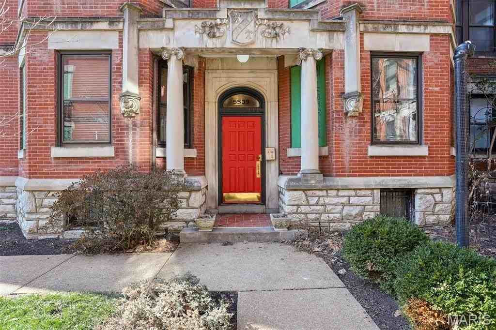 5539 Waterman Blvd #2N - Photo 4 of 49
