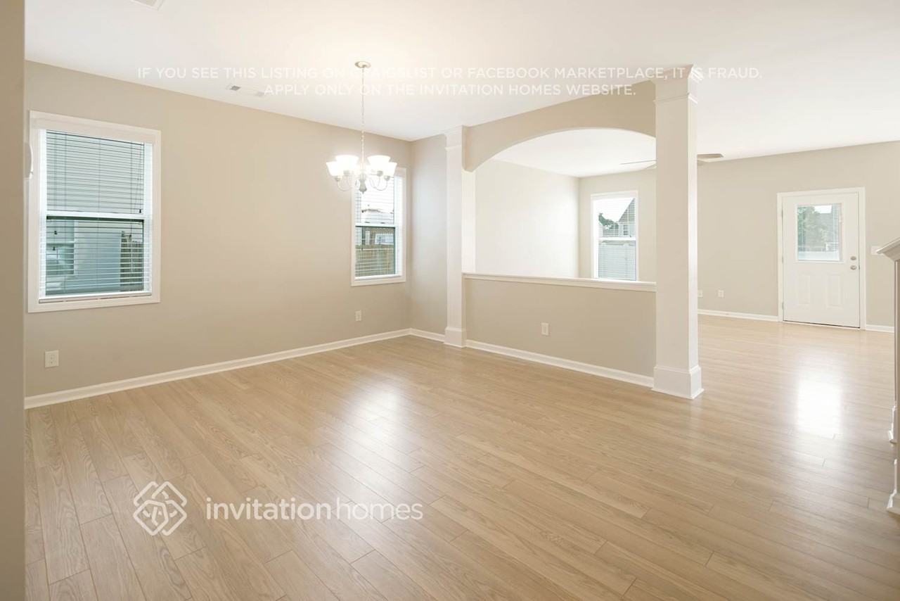 1922 Kingstree Dr - Photo 3 of 28