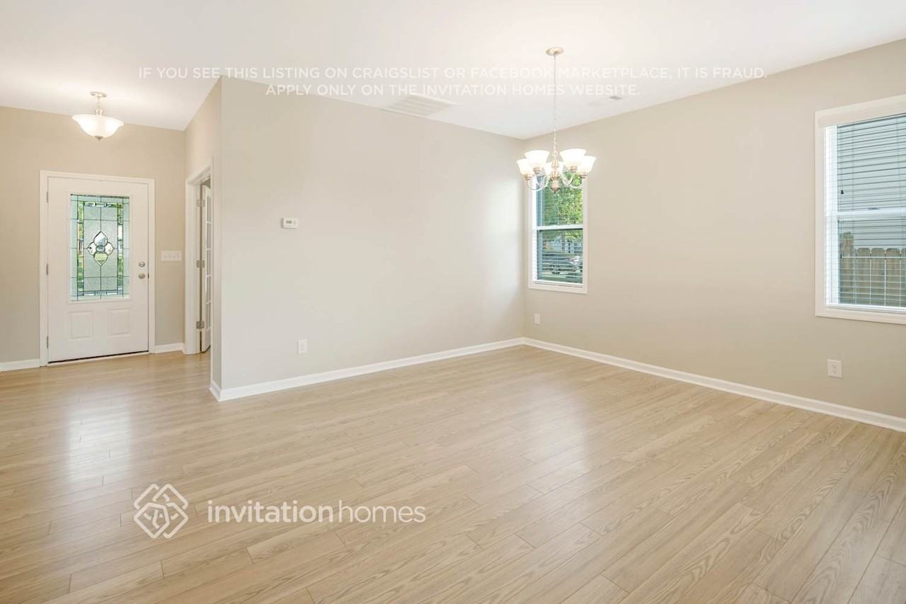 1922 Kingstree Dr - Photo 4 of 28