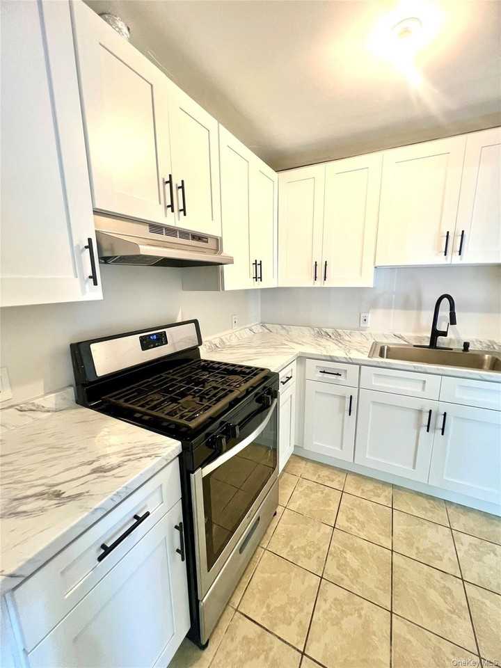 25 Ruth Ct - Photo 2 of 16
